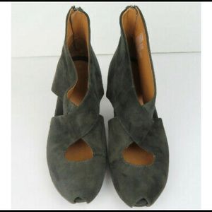 Earthies Syriana Wraparound Peep Toe Heel Womens Size 8 Suede leather shoes